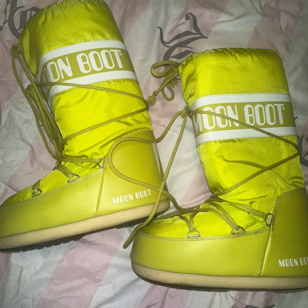 Moon Boot Yellow Snow Boots